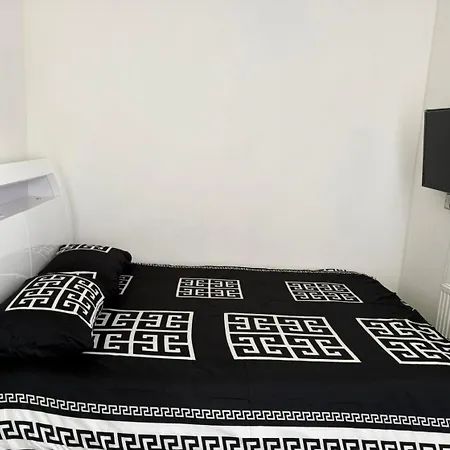 Y2 Guest House